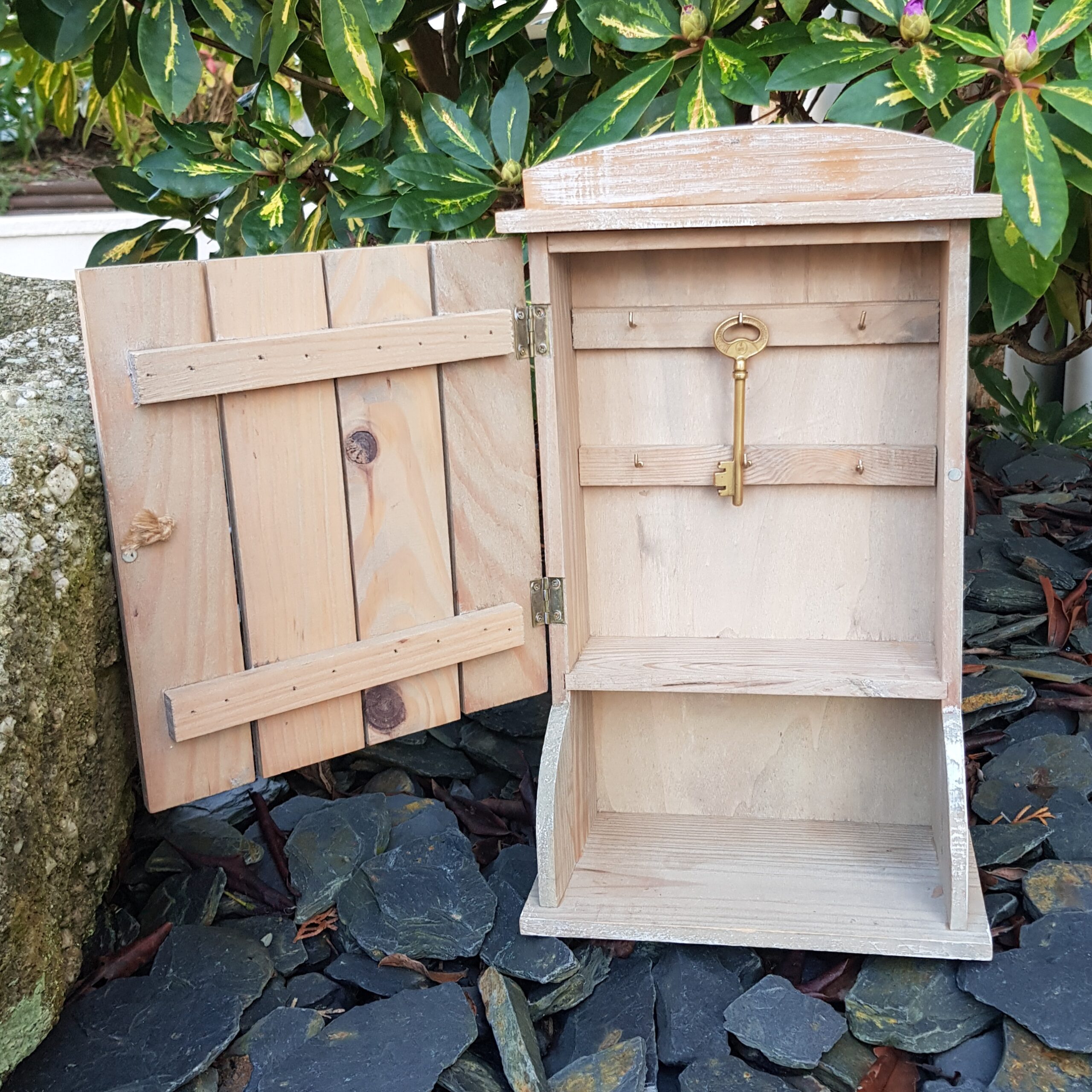 Boîte à clés cachée en bois pour matiques et colliers de la