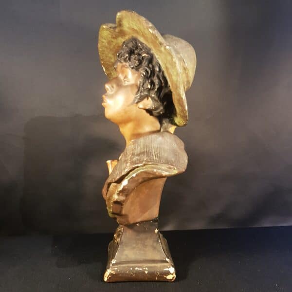 buste platre enfant chapeau merveille et bout de chandelle 1