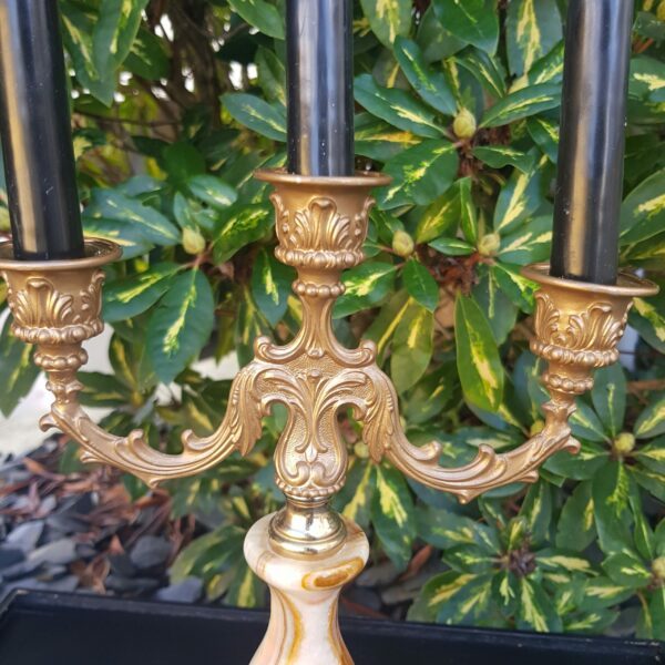 chandelier marbre metal dore merveille et bout de chandelle 2 scaled