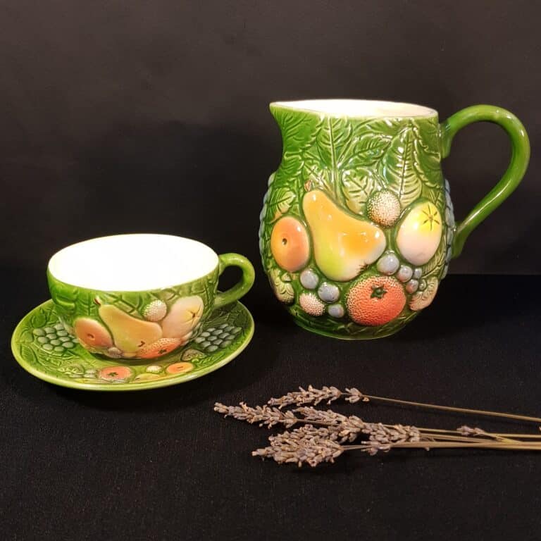 pichet tasse soucoupe barbotine fruits merveille et bout de chandelle