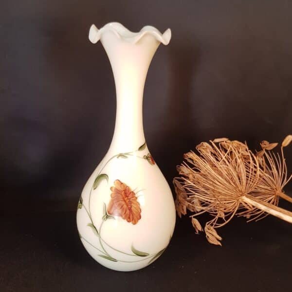 vase opaline blanche fleurs merveille et bout de chandelle 2